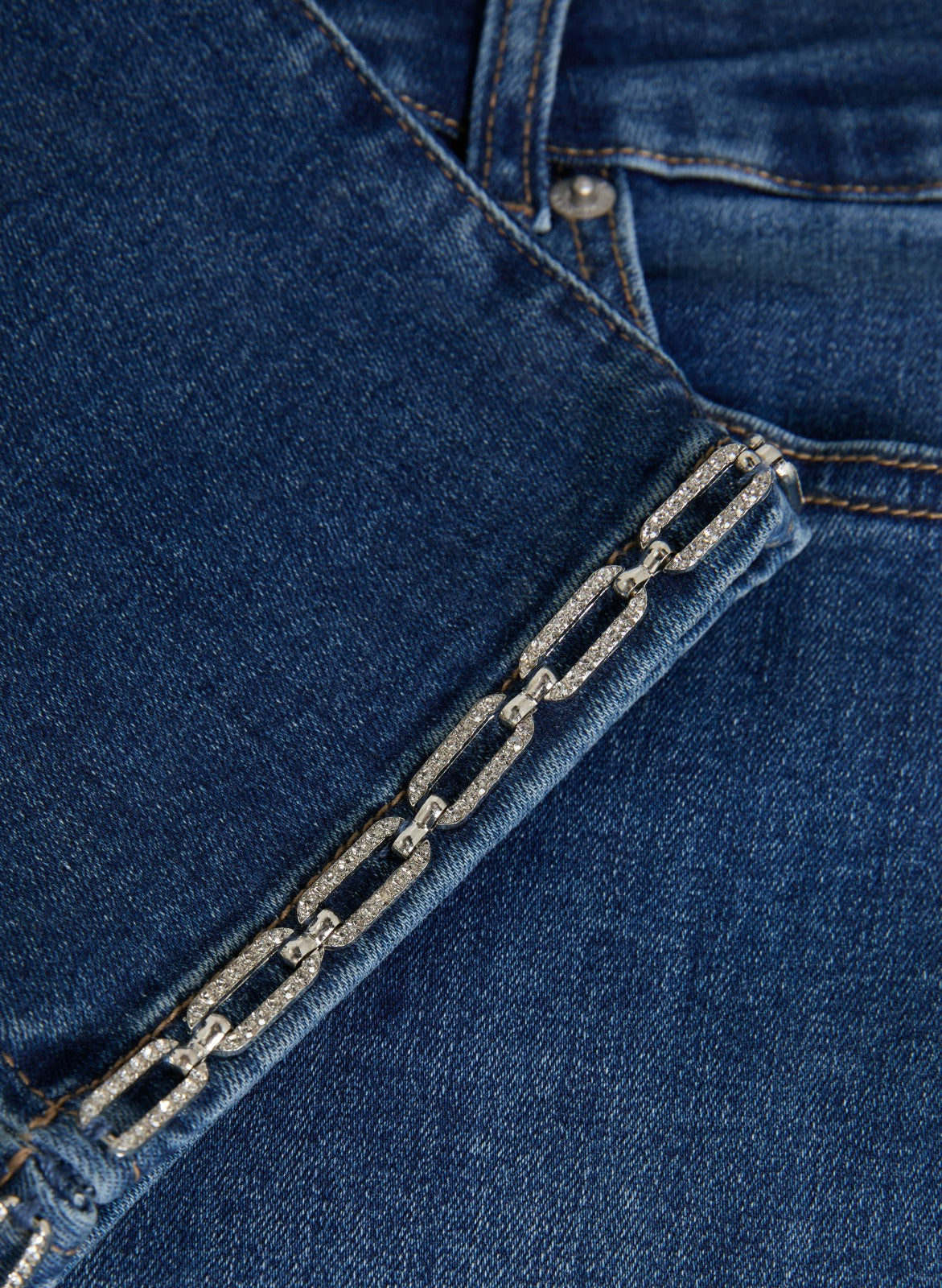 Women Slim Leg Denim Capris Medium Blue | Melanie Lyne