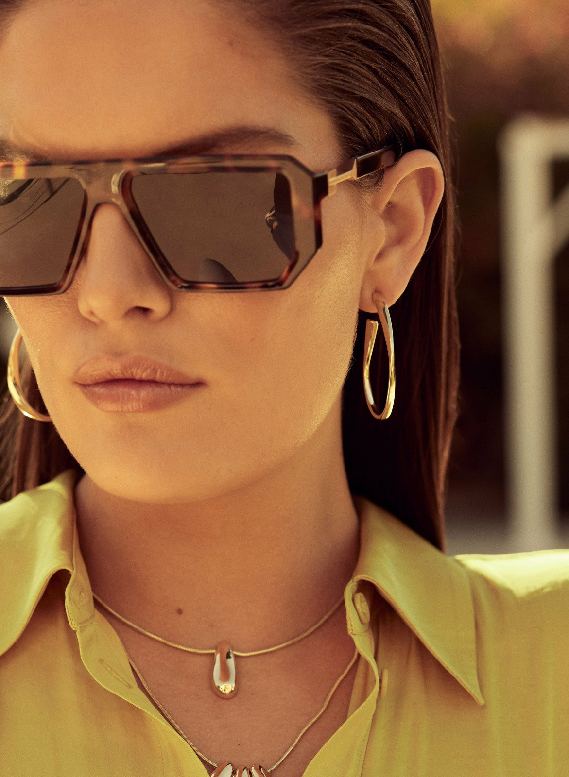Women Curved Hoop Earrings Gold | Melanie Lyne