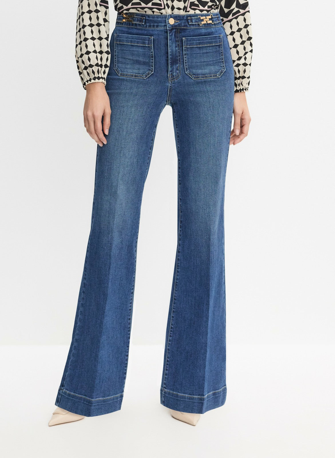 Women Patch Pocket Flare-Leg Jeans Medium Blue | Melanie Lyne