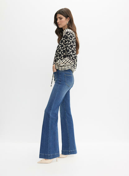 Women Patch Pocket Flare-Leg Jeans Medium Blue | Melanie Lyne