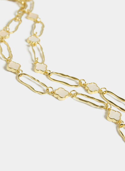 Women Wavy Oval & Clover Necklace White | Melanie Lyne