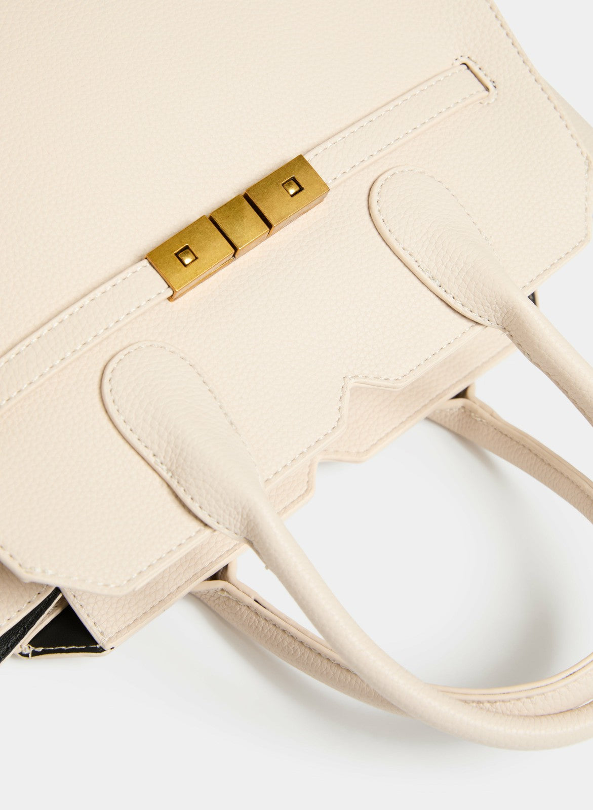Women Pebble Grain Handbag Light Beige | Melanie Lyne