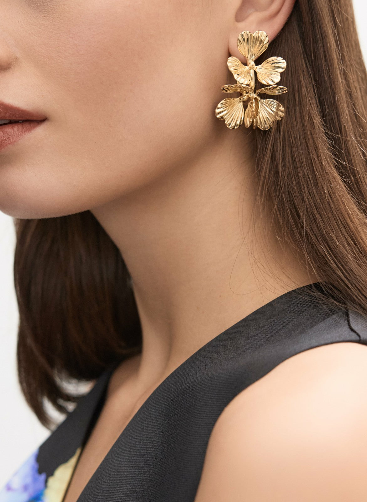 Women Floral Hoop Earrings Gold | Melanie Lyne