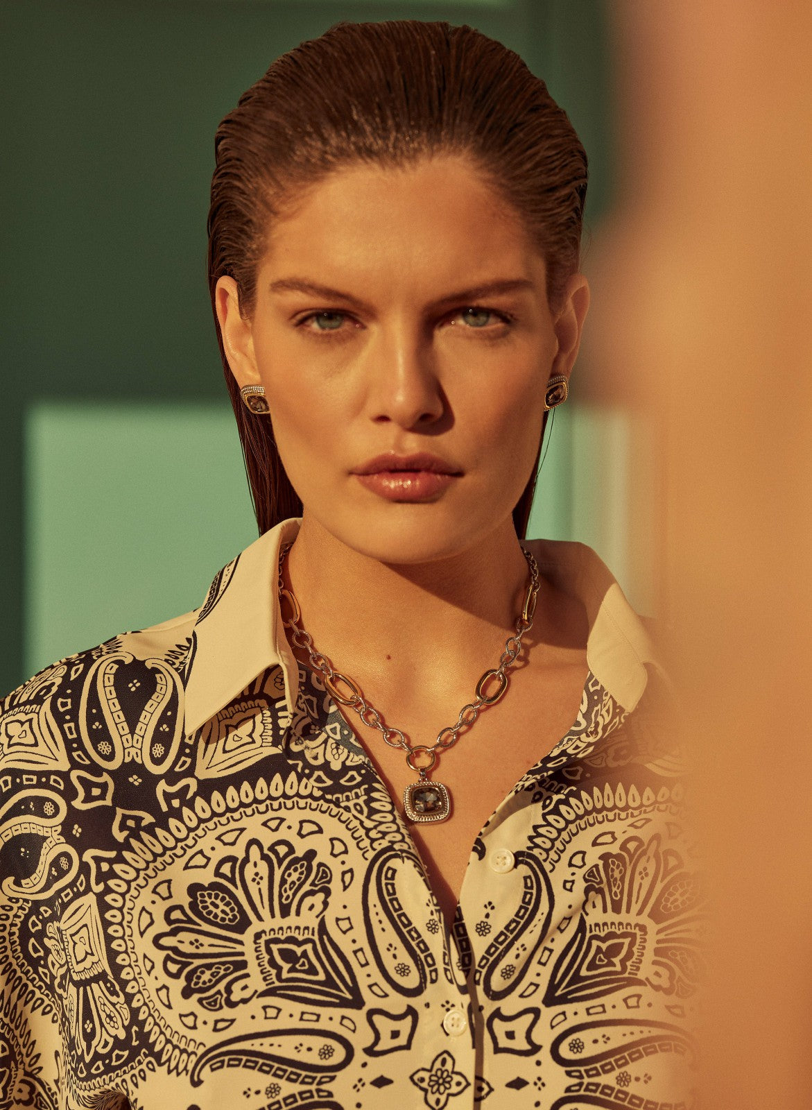 Women Two-Tone Stone Pendant Necklace Yellow Pattern | Melanie Lyne