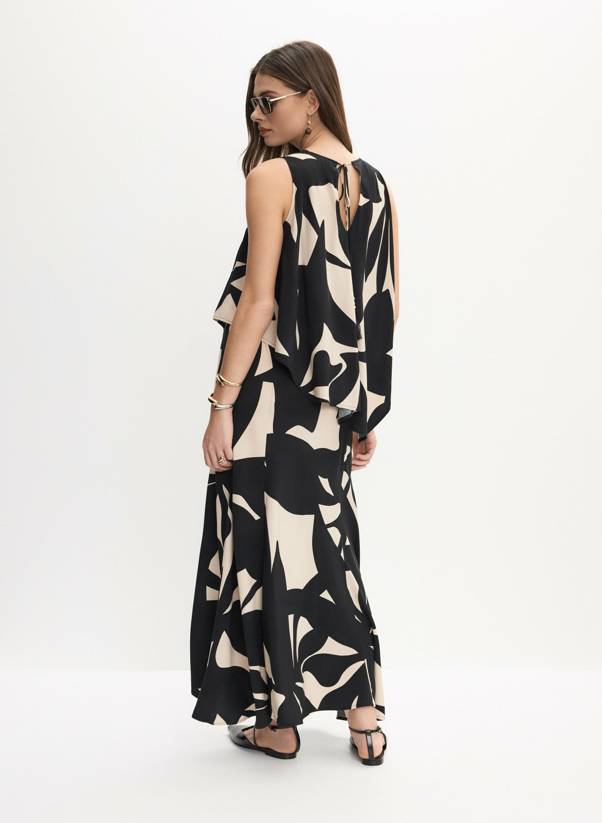 Women Leaf Print Tiered Dress Black & White | Melanie Lyne