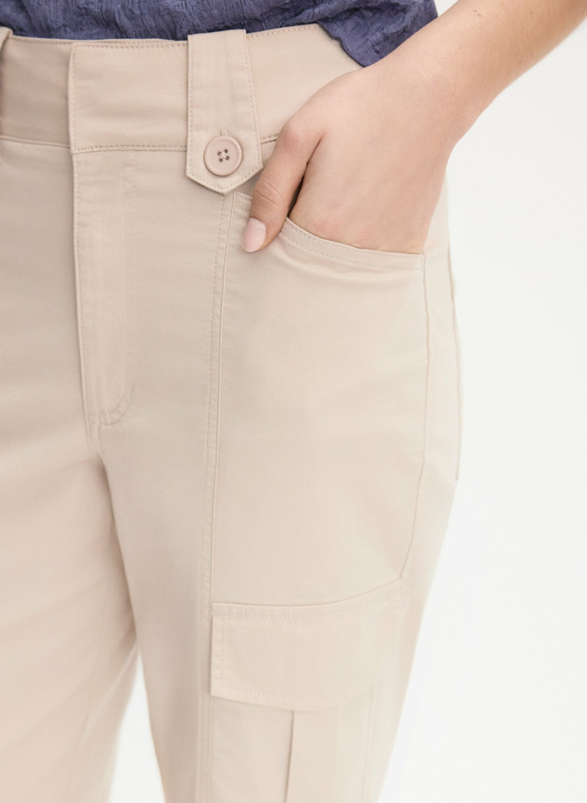 Women Stretch-Cotton Cargo Capris Champagne | Melanie Lyne