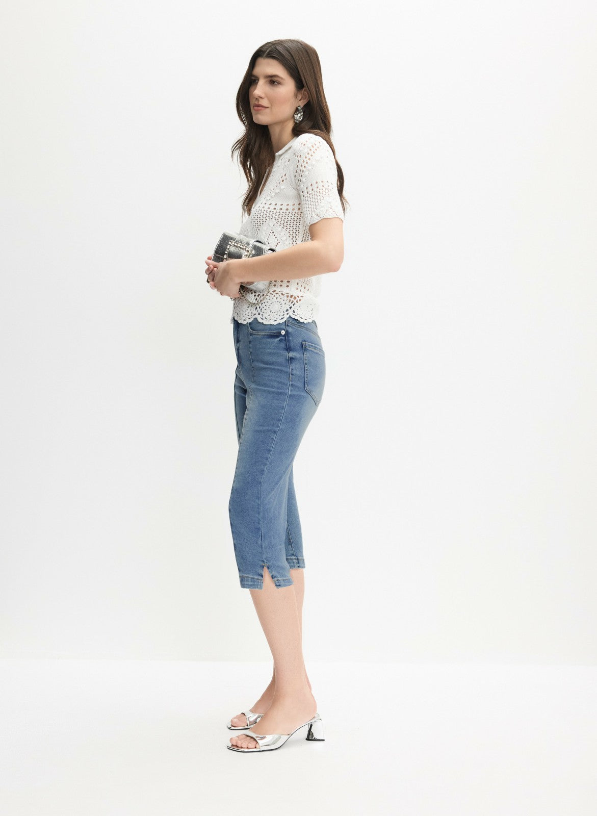 Women Denim Slim-Leg Capris Light Blue | Melanie Lyne