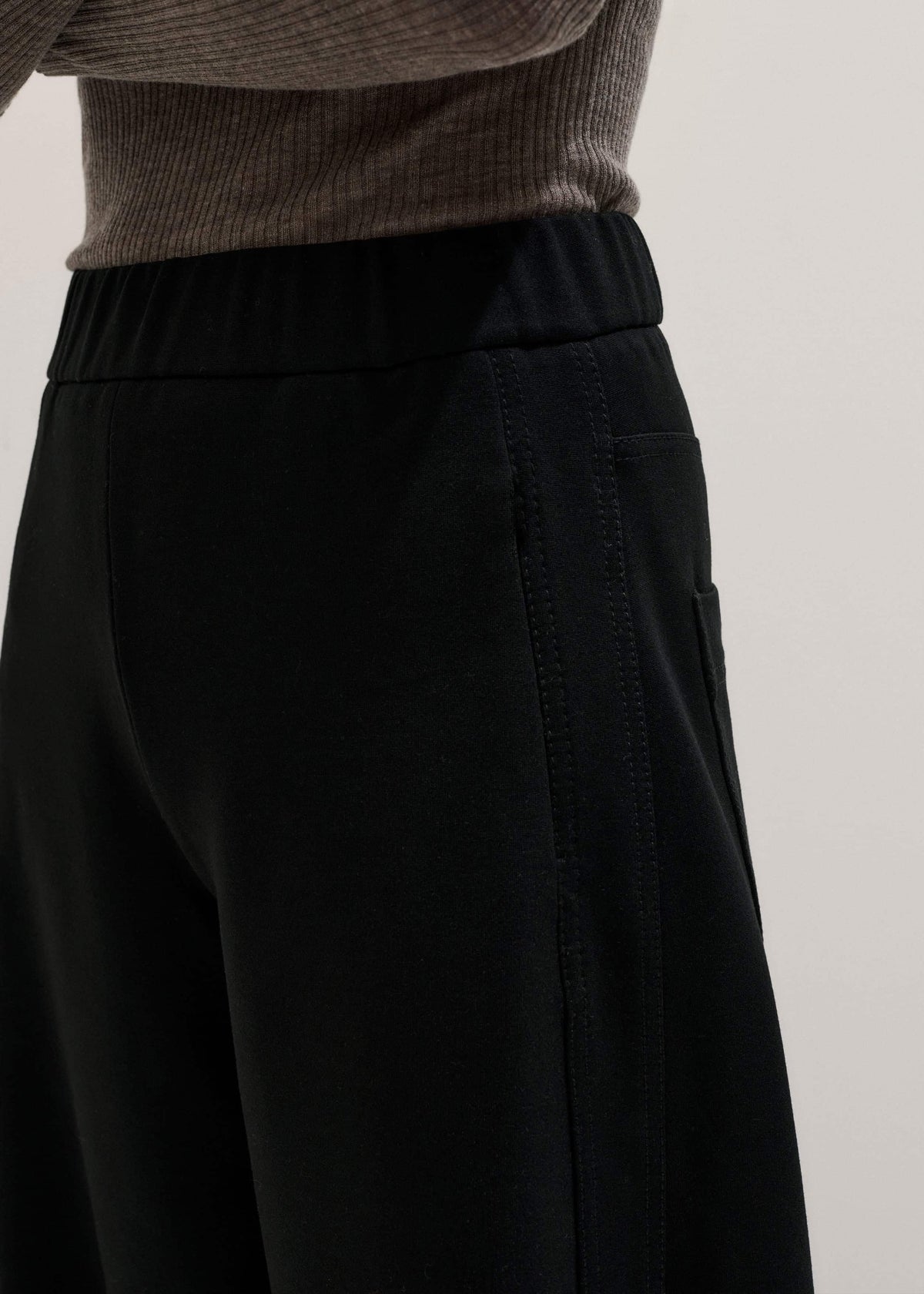 ME+EM Black Luxe Travel Tailoring Barrel-Leg Pant