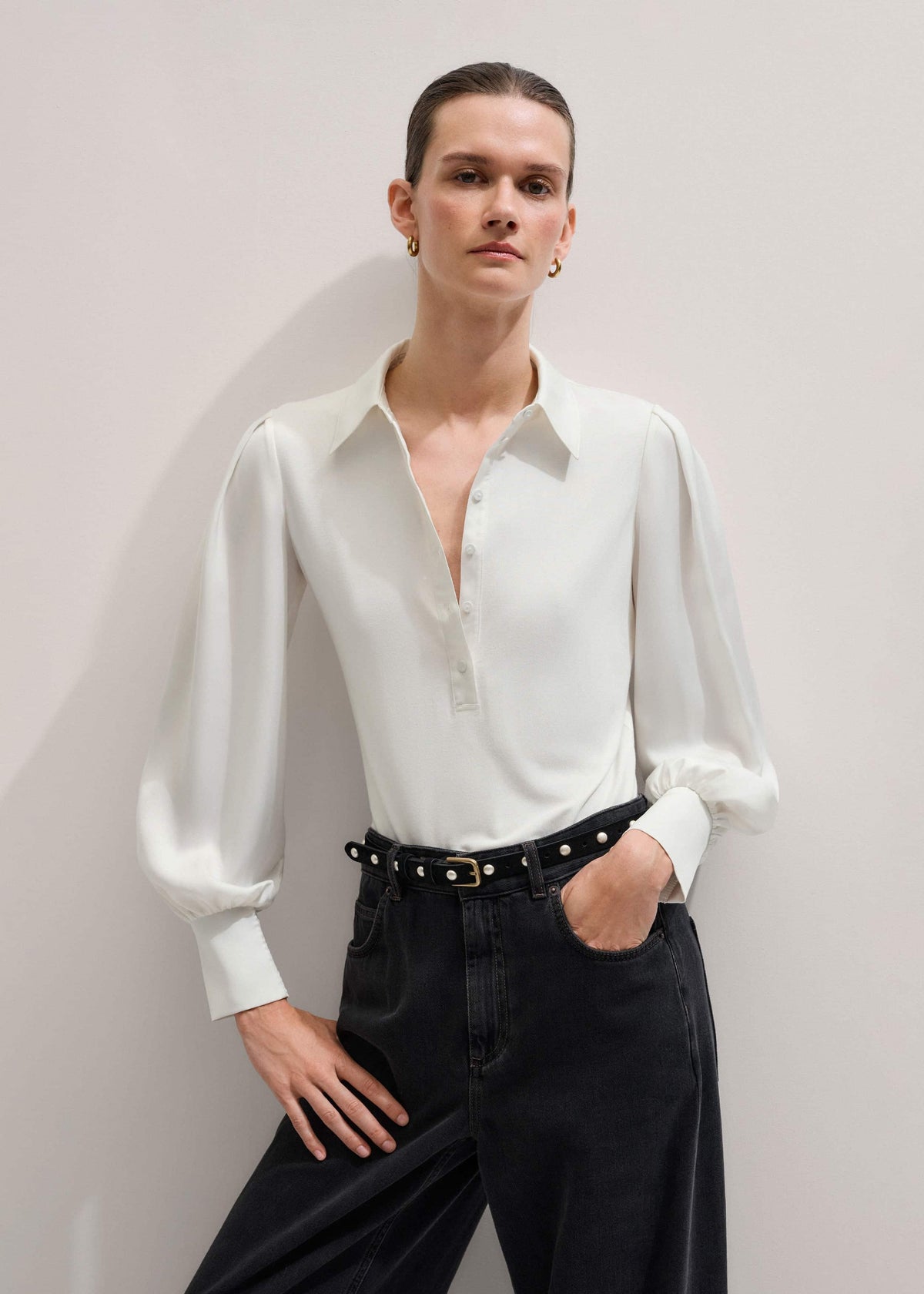 ME+EM Cream Fluid Sleeve Layering Blouse
