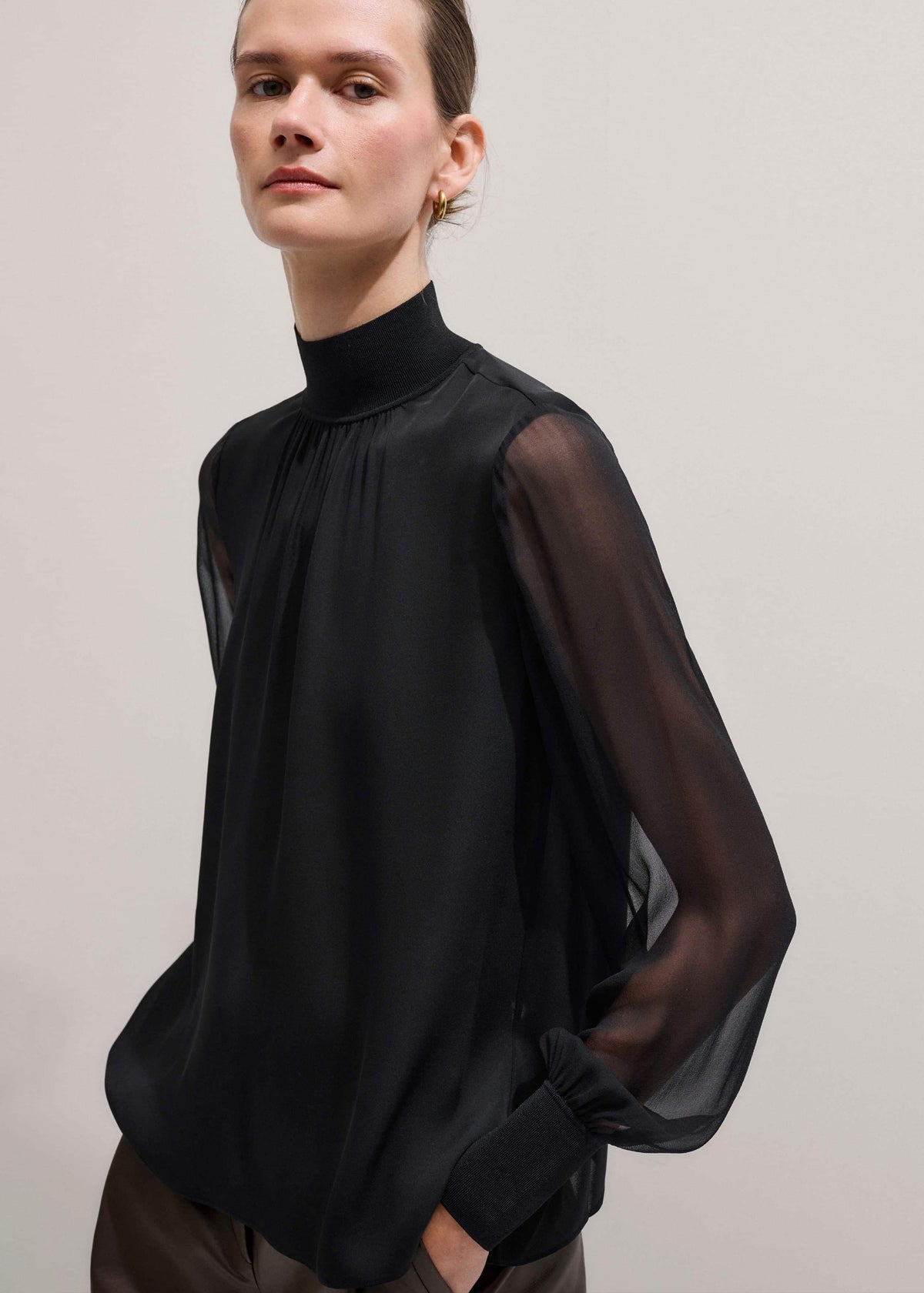 ME+EM Black Silk Chic Rib Straight Blouse