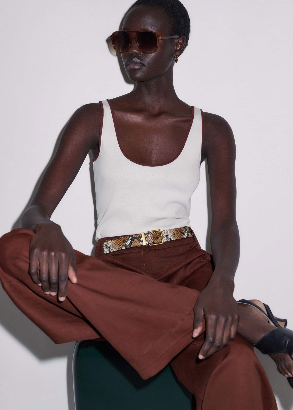 ME+EM Cream Contrast Trim Slim Vest