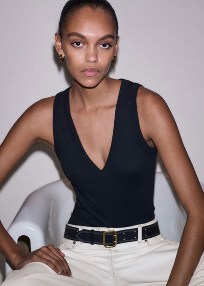 ME+EM Black Ultimate V-Neck Vest