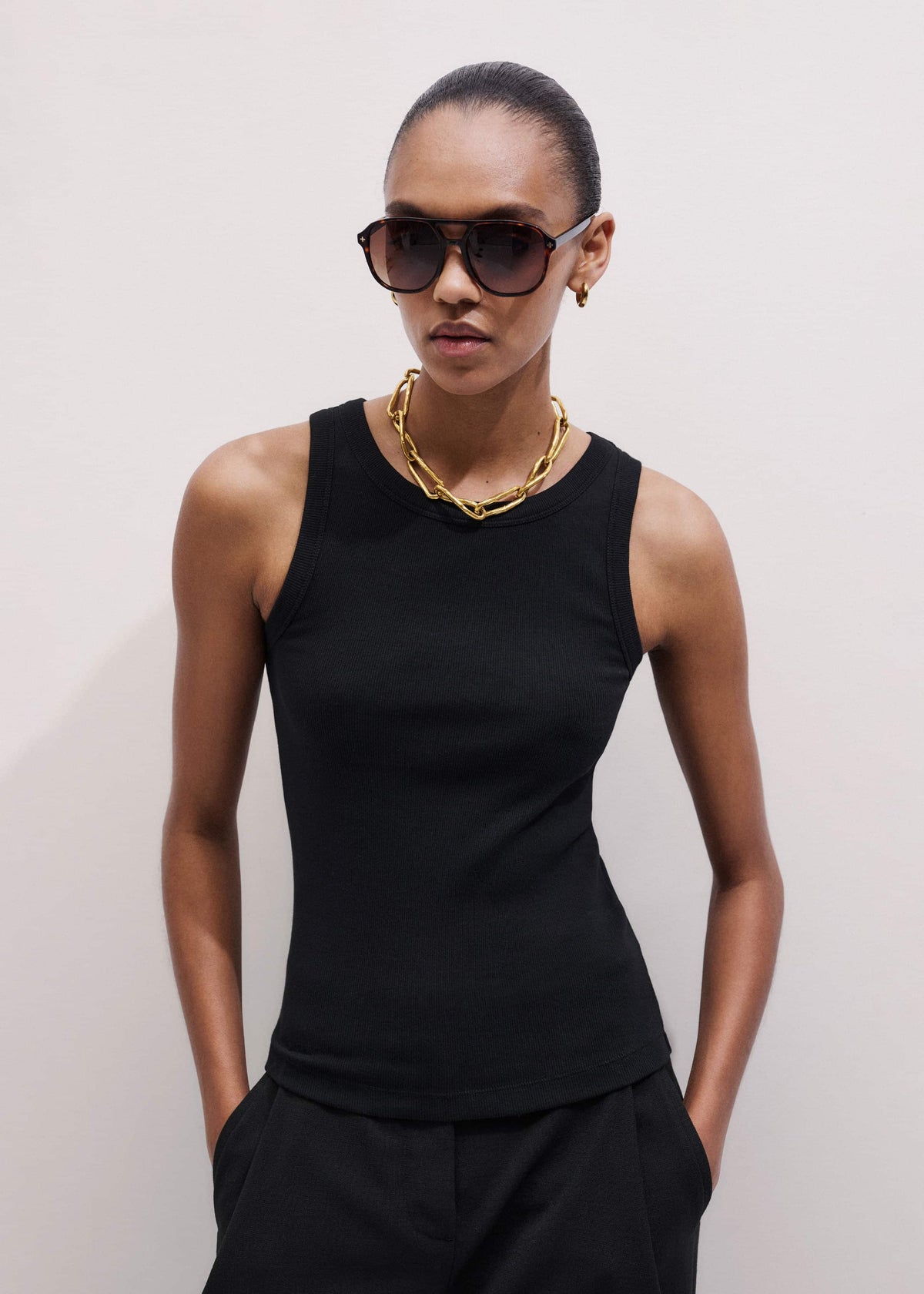 ME+EM Black Ultimate Crew Neck Tank