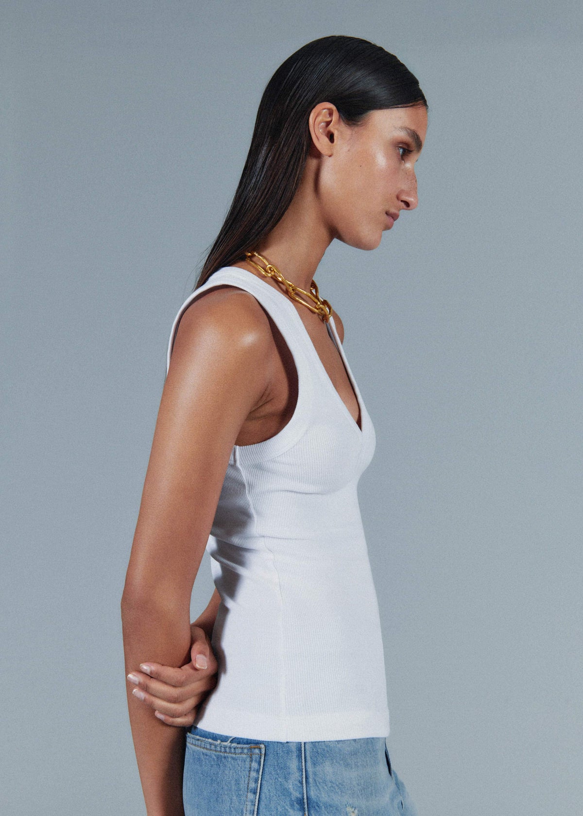 ME+EM White Ultimate V-Neck Vest
