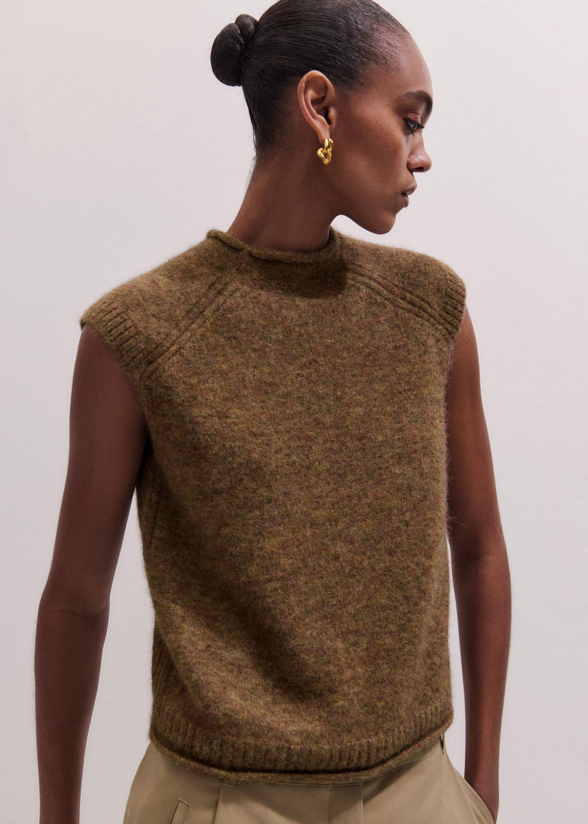ME+EM Brown Roll Trim Straight Layering Sweater Vest