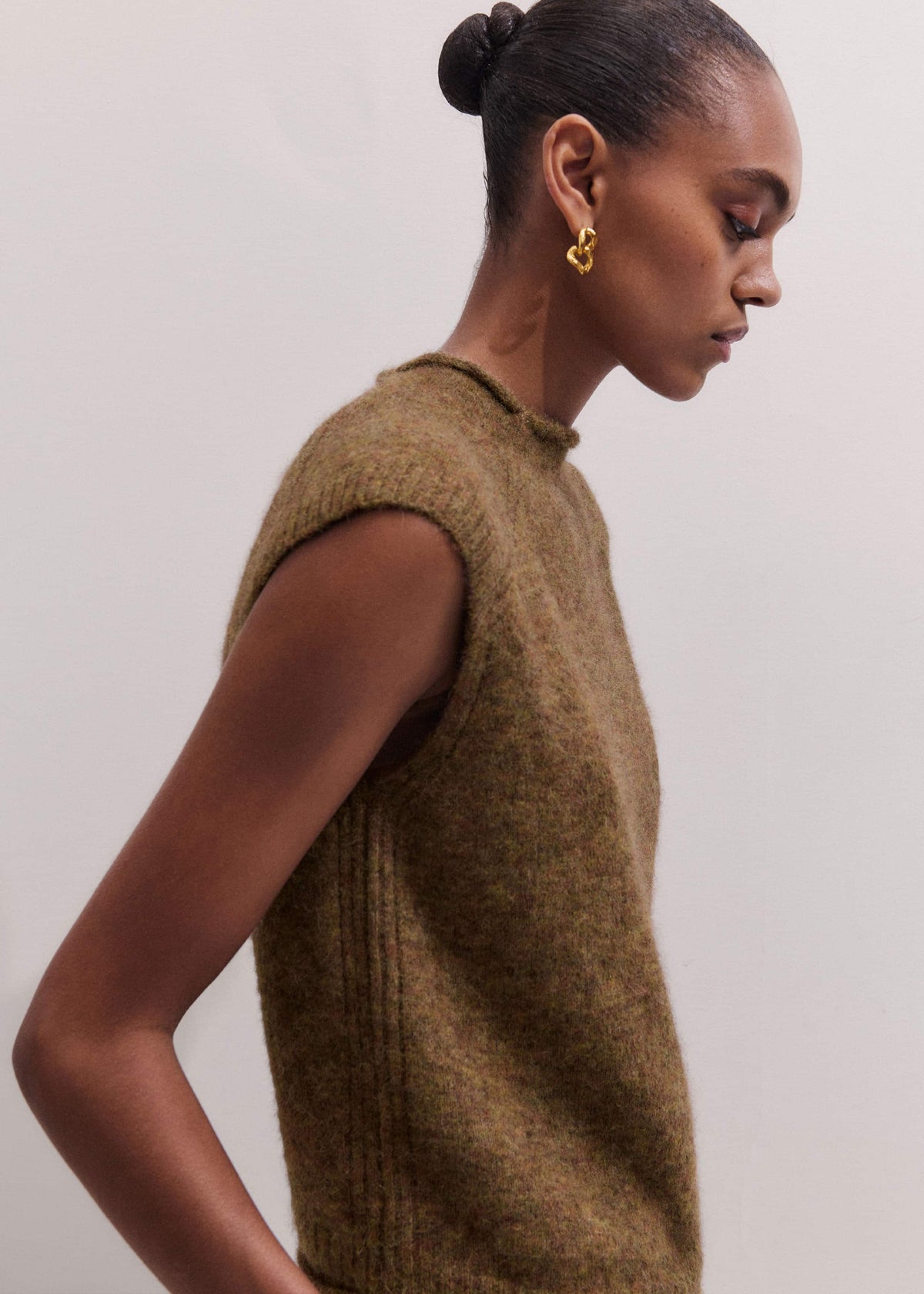 ME+EM Brown Roll Trim Straight Layering Sweater Vest