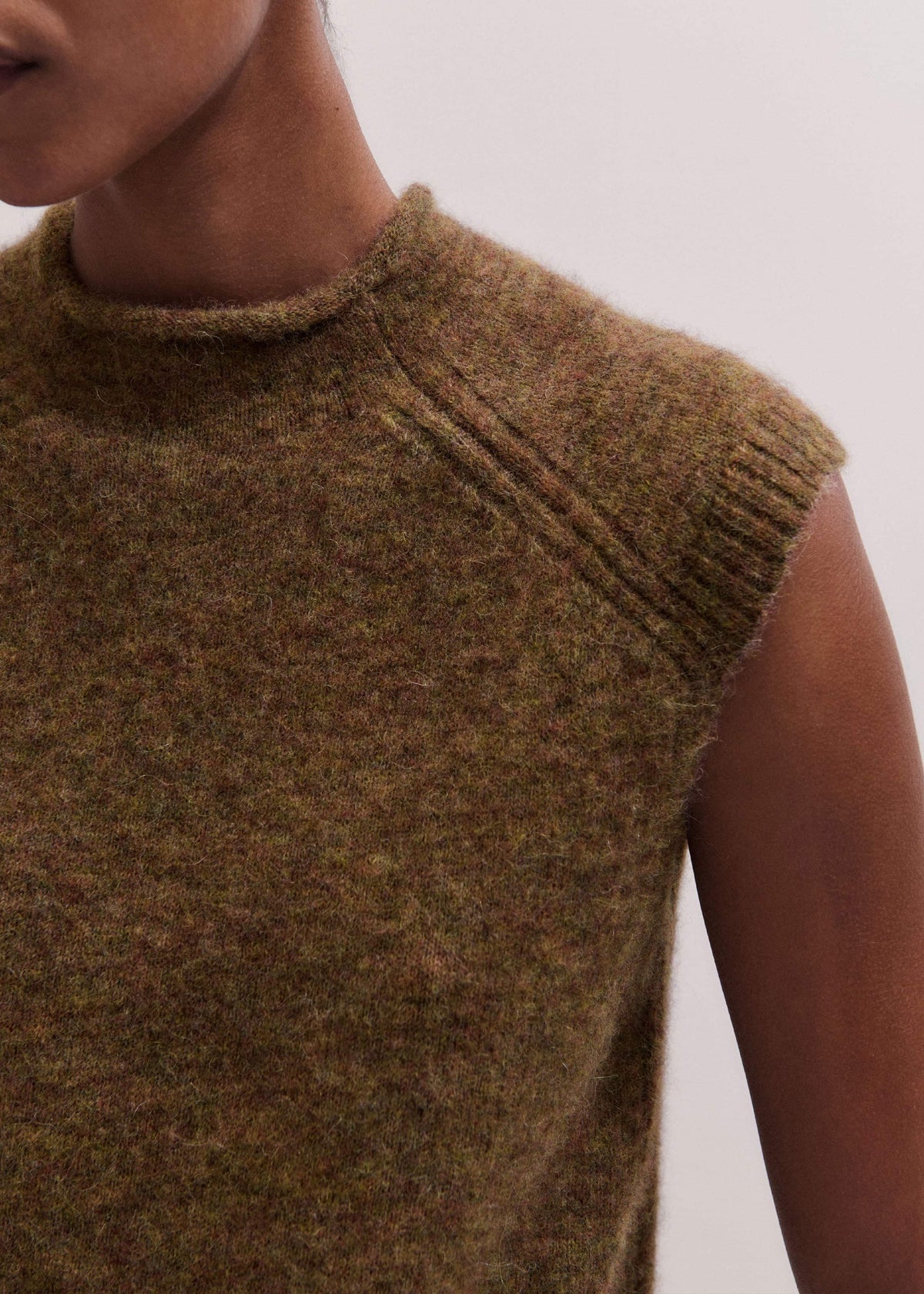 ME+EM Brown Roll Trim Straight Layering Sweater Vest
