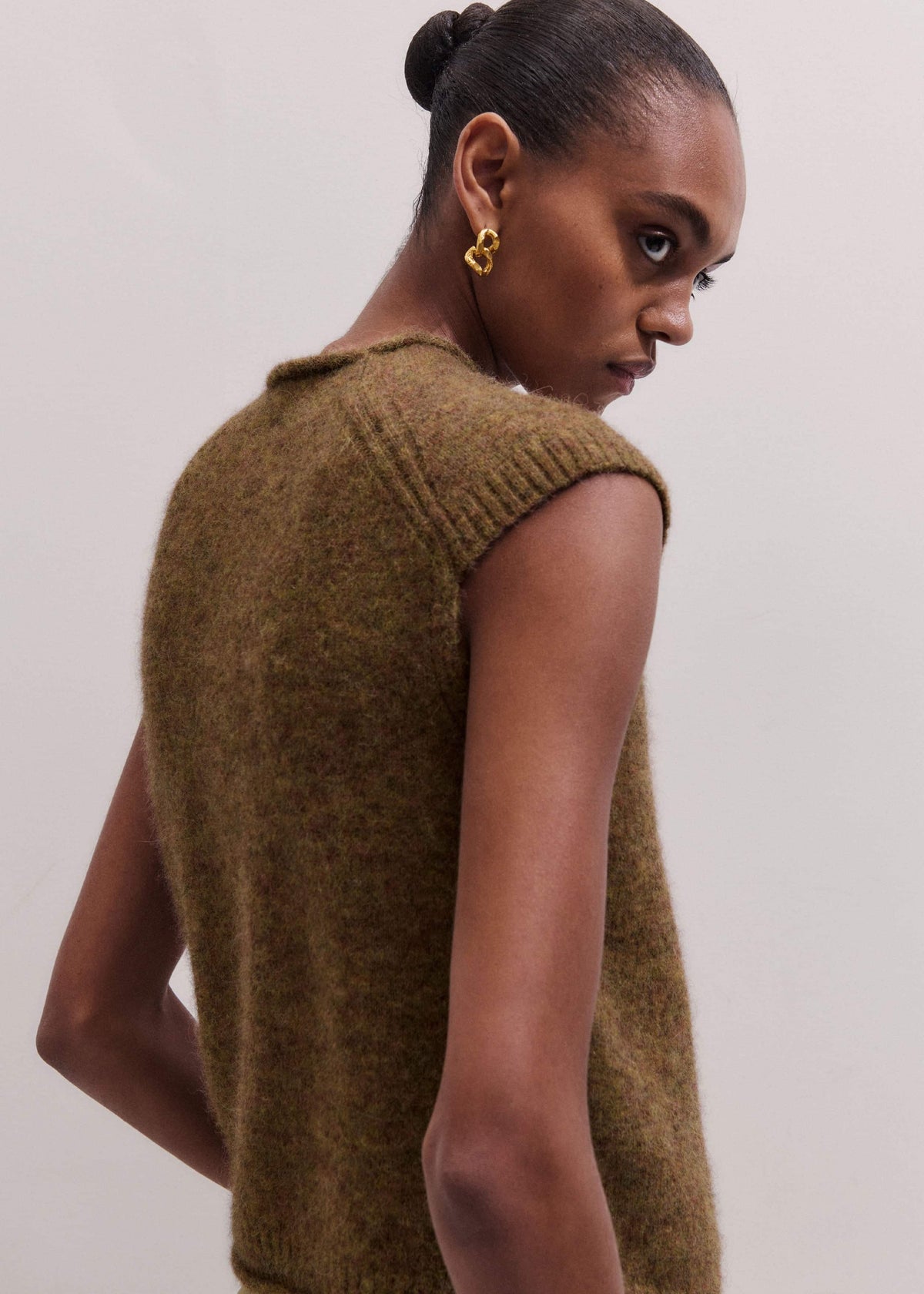 ME+EM Brown Roll Trim Straight Layering Sweater Vest