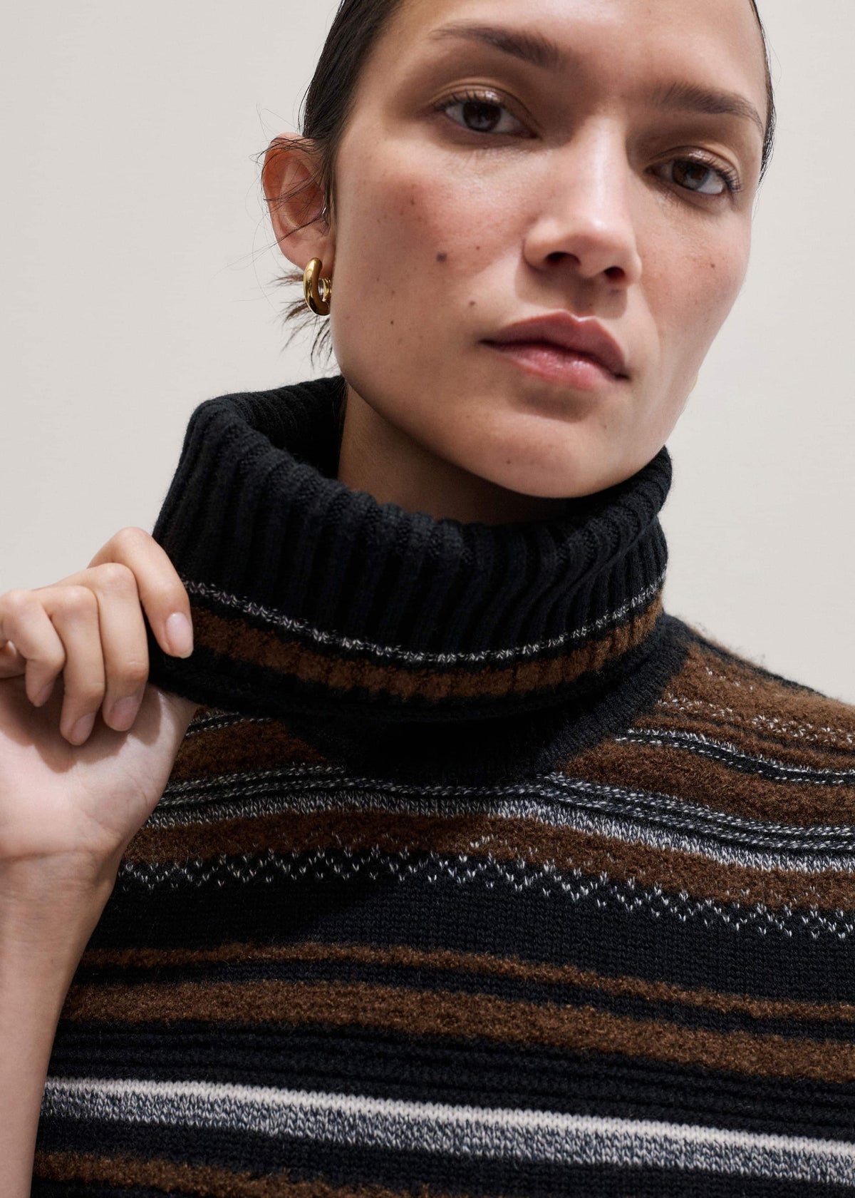 ME+EM Black Textured Stitch Straight Sweater Vest + Snood