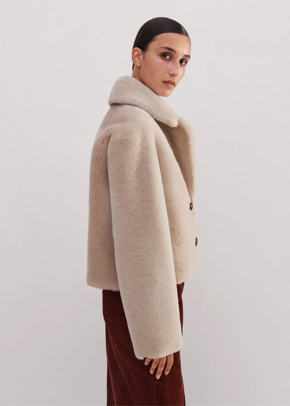 ME+EM Cream Luxe Short Shearling Coat | Shearling Coats