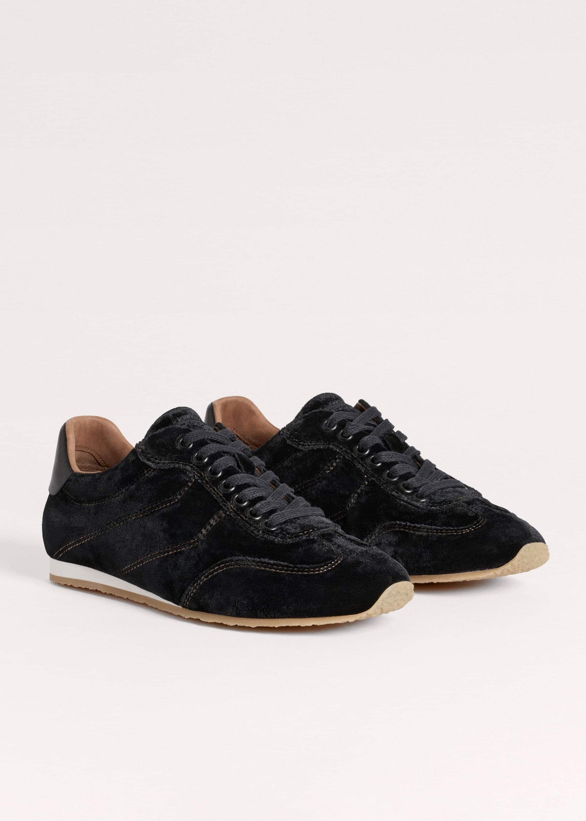 ME+EM Black Velvet Retro Runner