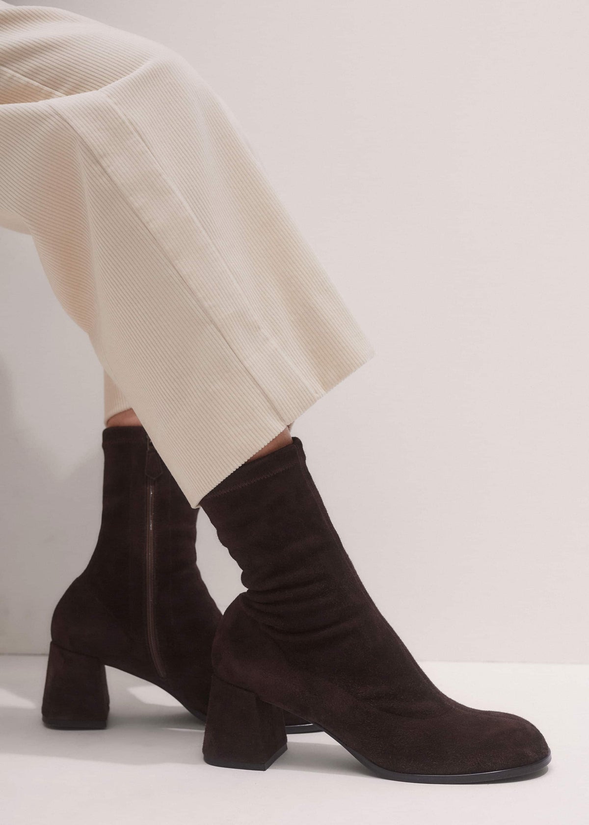 ME+EM Brown Ankle Stretch Boot