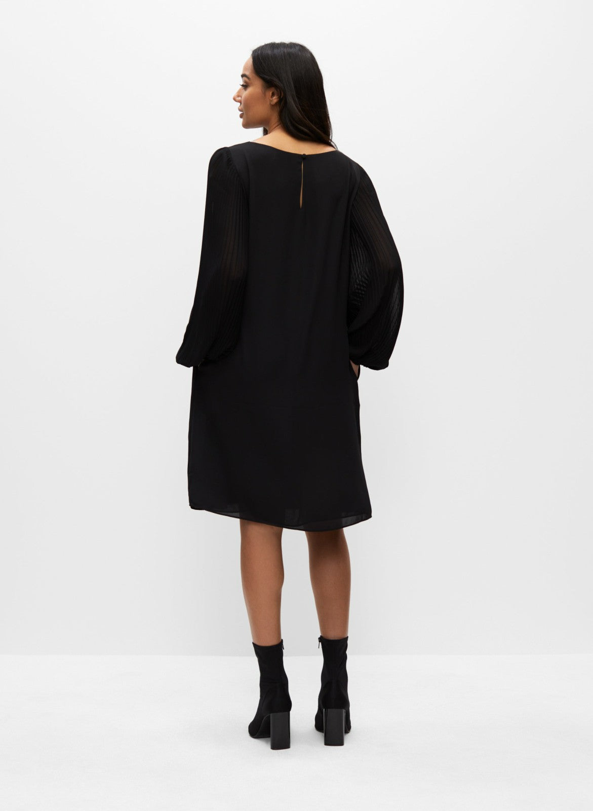 Women Pleated Balloon Sleeve Chiffon Dress Black | Melanie Lyne