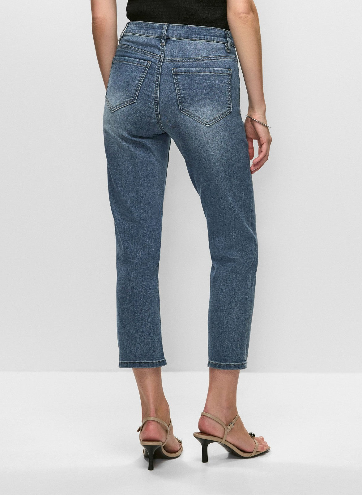 Women Cropped Slit-Hem Jeans Medium Blue | Melanie Lyne