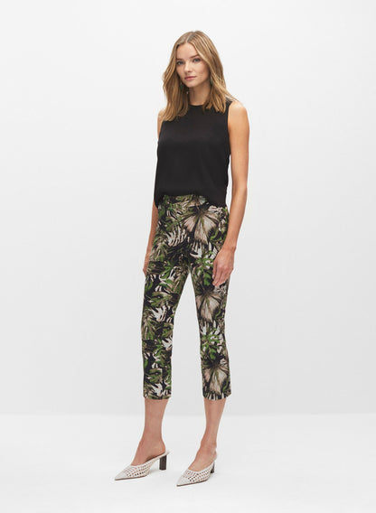Women Leaf Print Pull-On Capris Green Pattern | Melanie Lyne