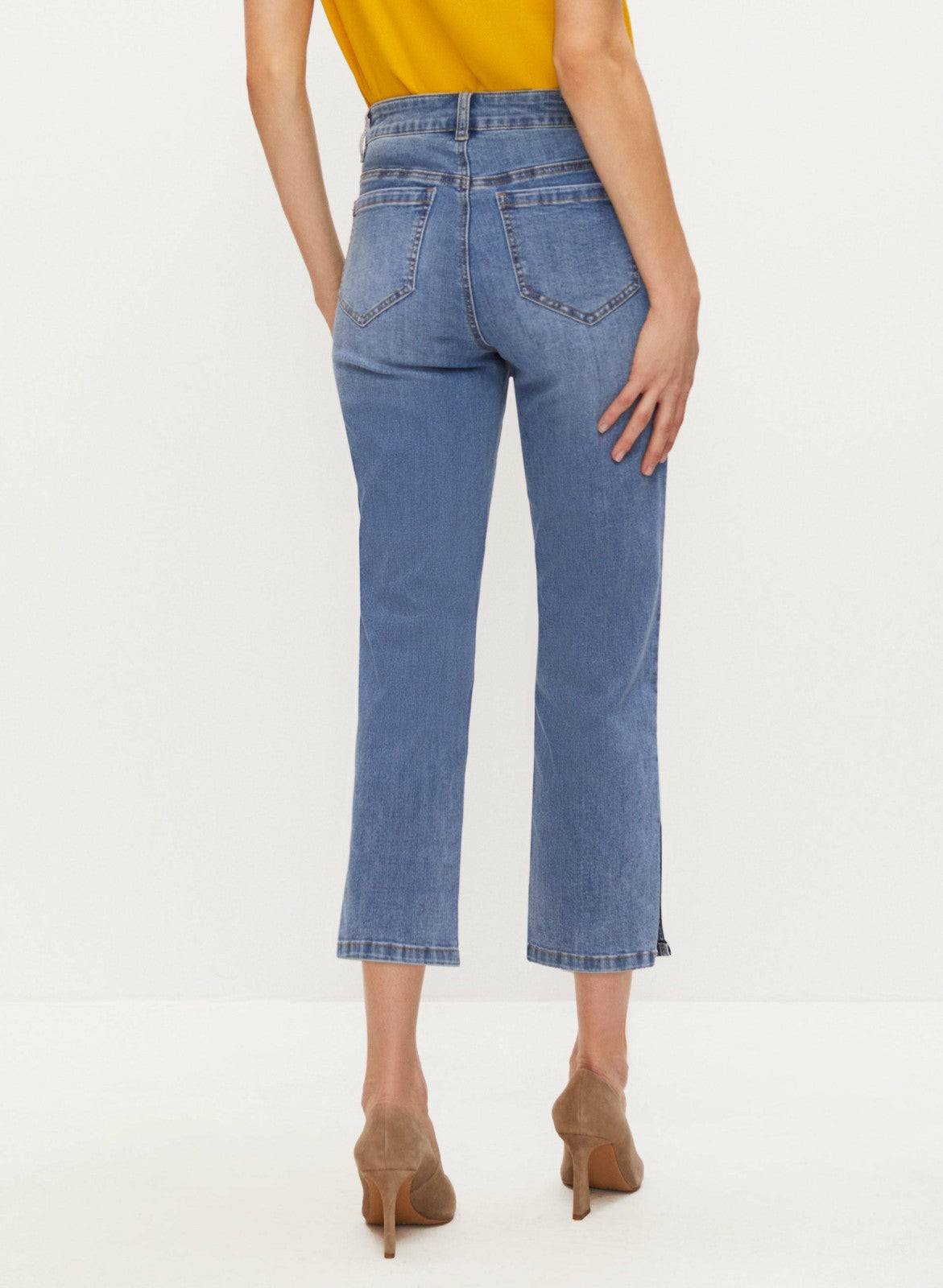 Women Straight Leg Denim Capris Light Blue | Melanie Lyne