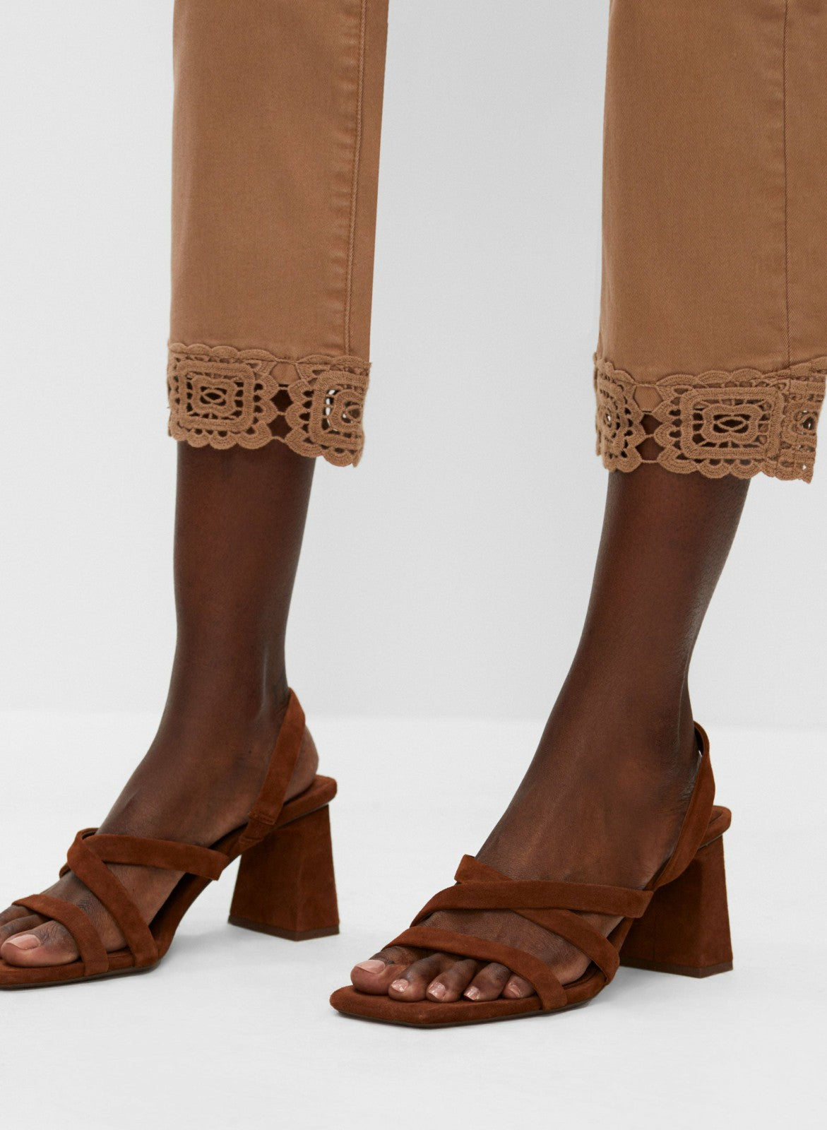 Women Lace Hem Denim Capris Sienna Brown | Melanie Lyne