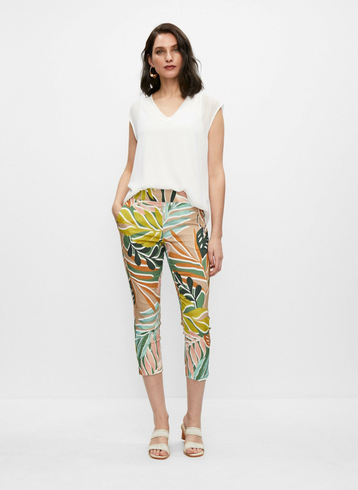 Women Tropical Print Capris Green Pattern | Melanie Lyne