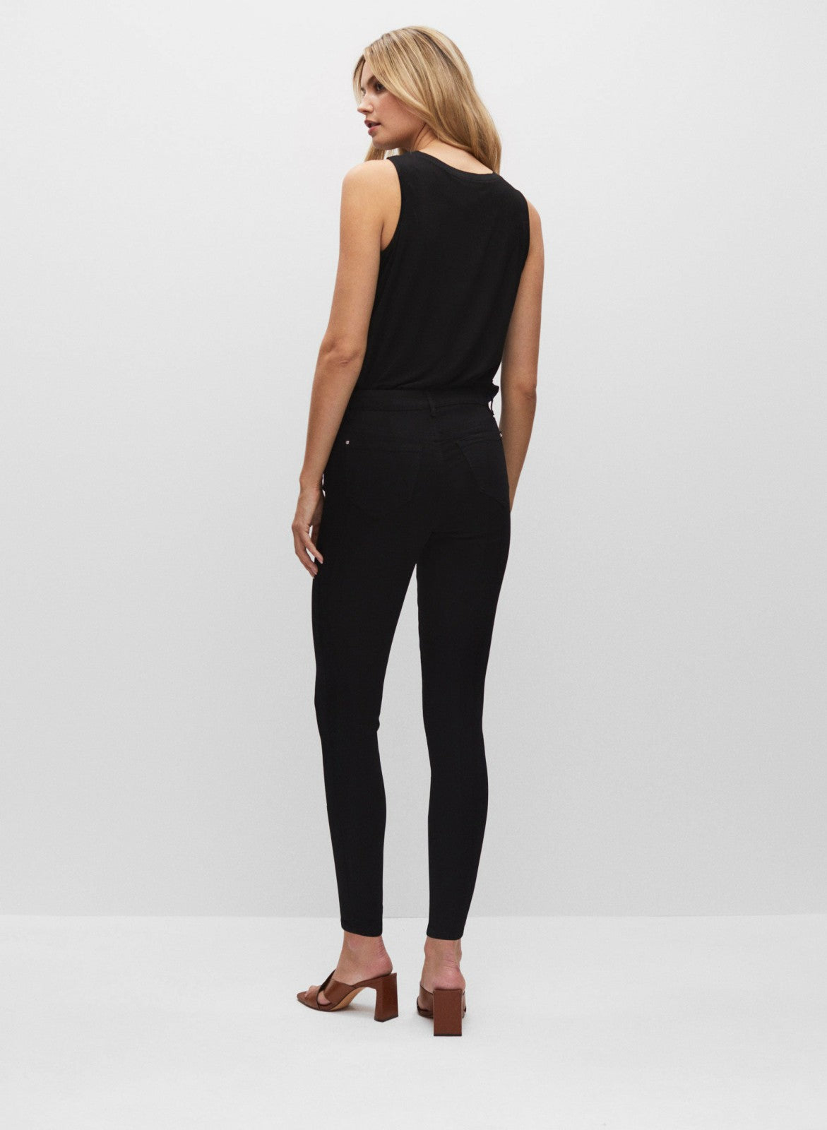 Women Super Soft Slim Leg Jeans Black | Melanie Lyne