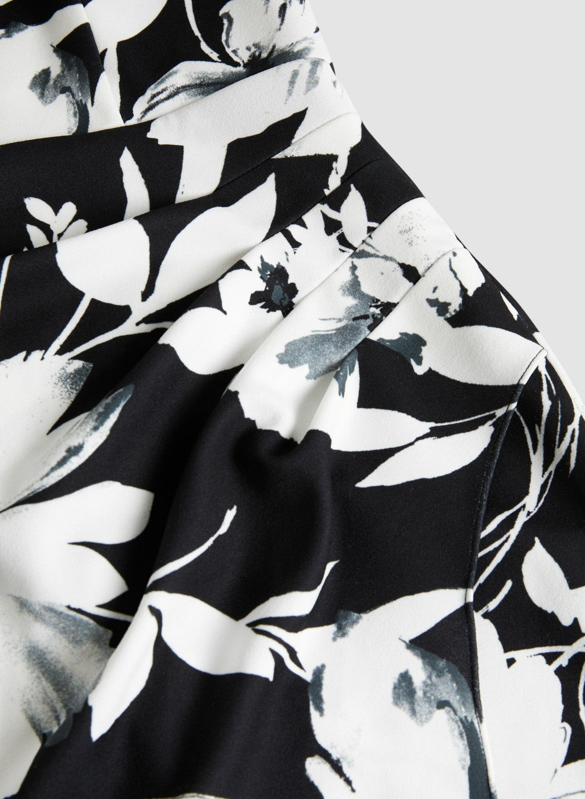 Women Off-the-Shoulder Floral Dress Black & White | Melanie Lyne