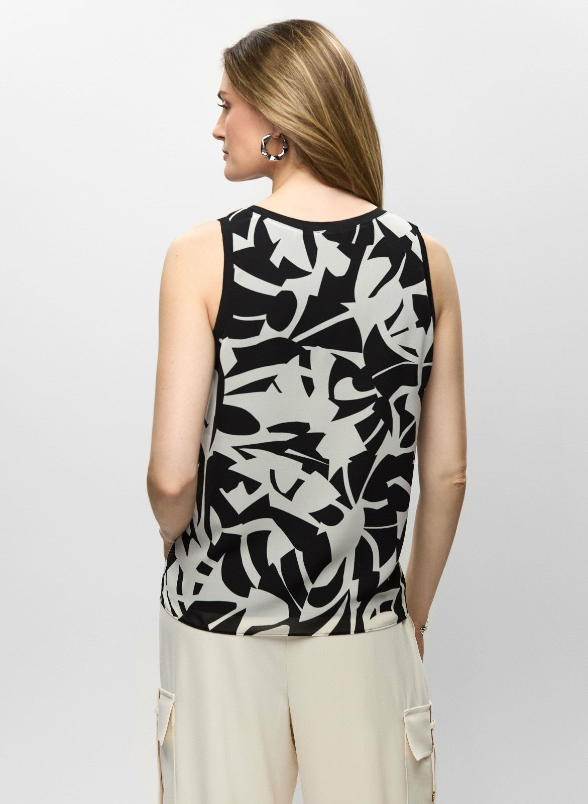 Women Abstract Print Sleeveless Blouse Black & White | Melanie Lyne