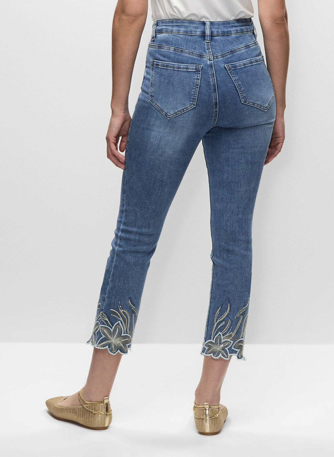 Women Embroidered Straight Leg Jeans Light Blue | Melanie Lyne
