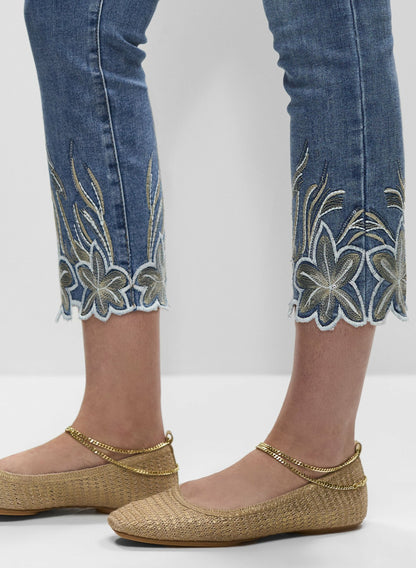 Women Embroidered Straight Leg Jeans Light Blue | Melanie Lyne