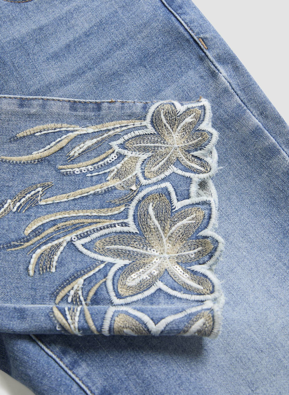 Women Embroidered Straight Leg Jeans Light Blue | Melanie Lyne