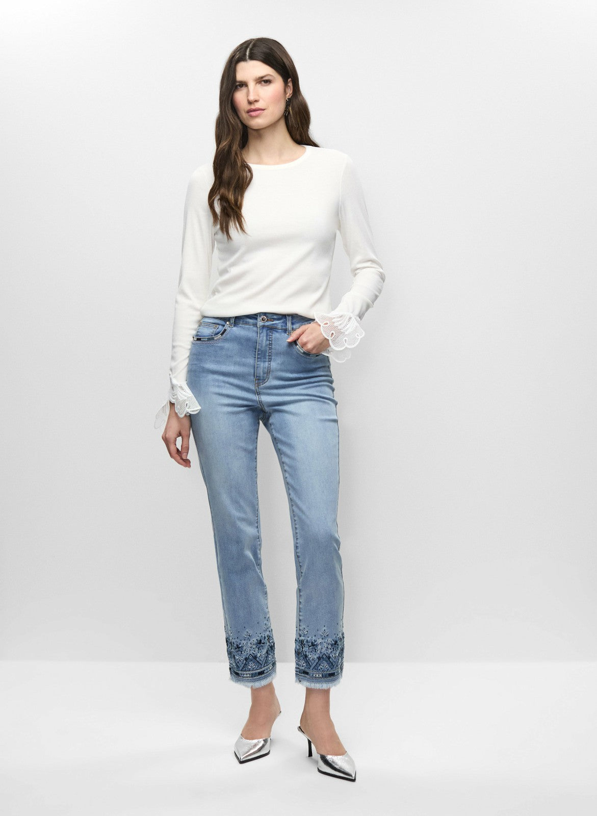 Women Embroidered Hem Cropped Jeans Light Blue | Melanie Lyne