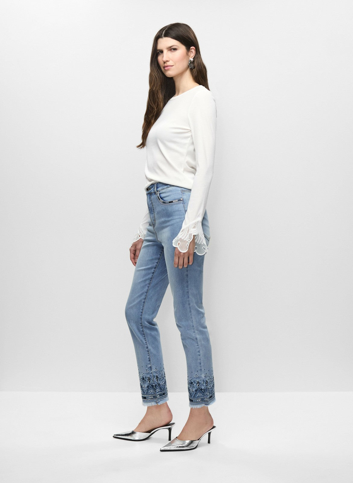 Women Embroidered Hem Cropped Jeans Light Blue | Melanie Lyne