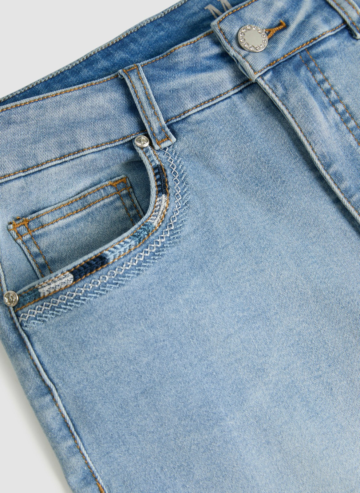 Women Embroidered Hem Cropped Jeans Light Blue | Melanie Lyne