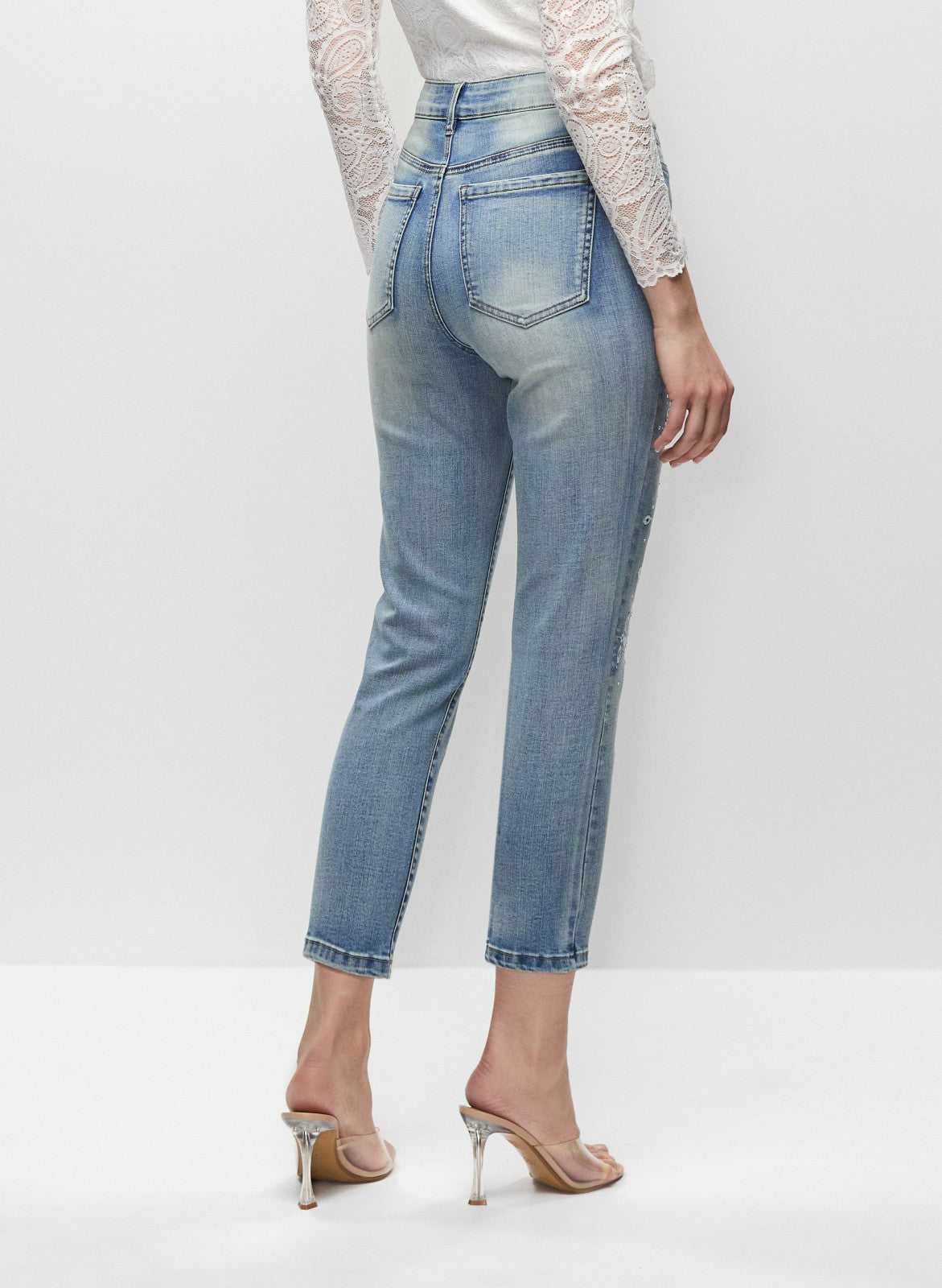 Women Floral Embroidered Light-Wash Jeans Light Blue | Melanie Lyne