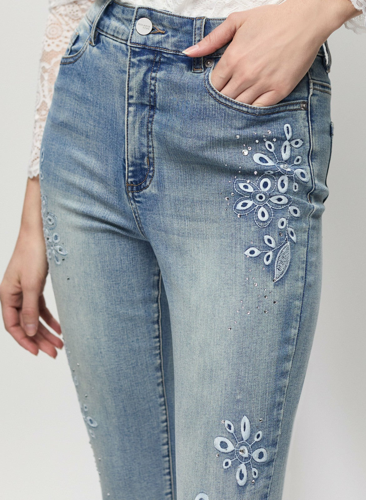 Women Floral Embroidered Light-Wash Jeans Light Blue | Melanie Lyne