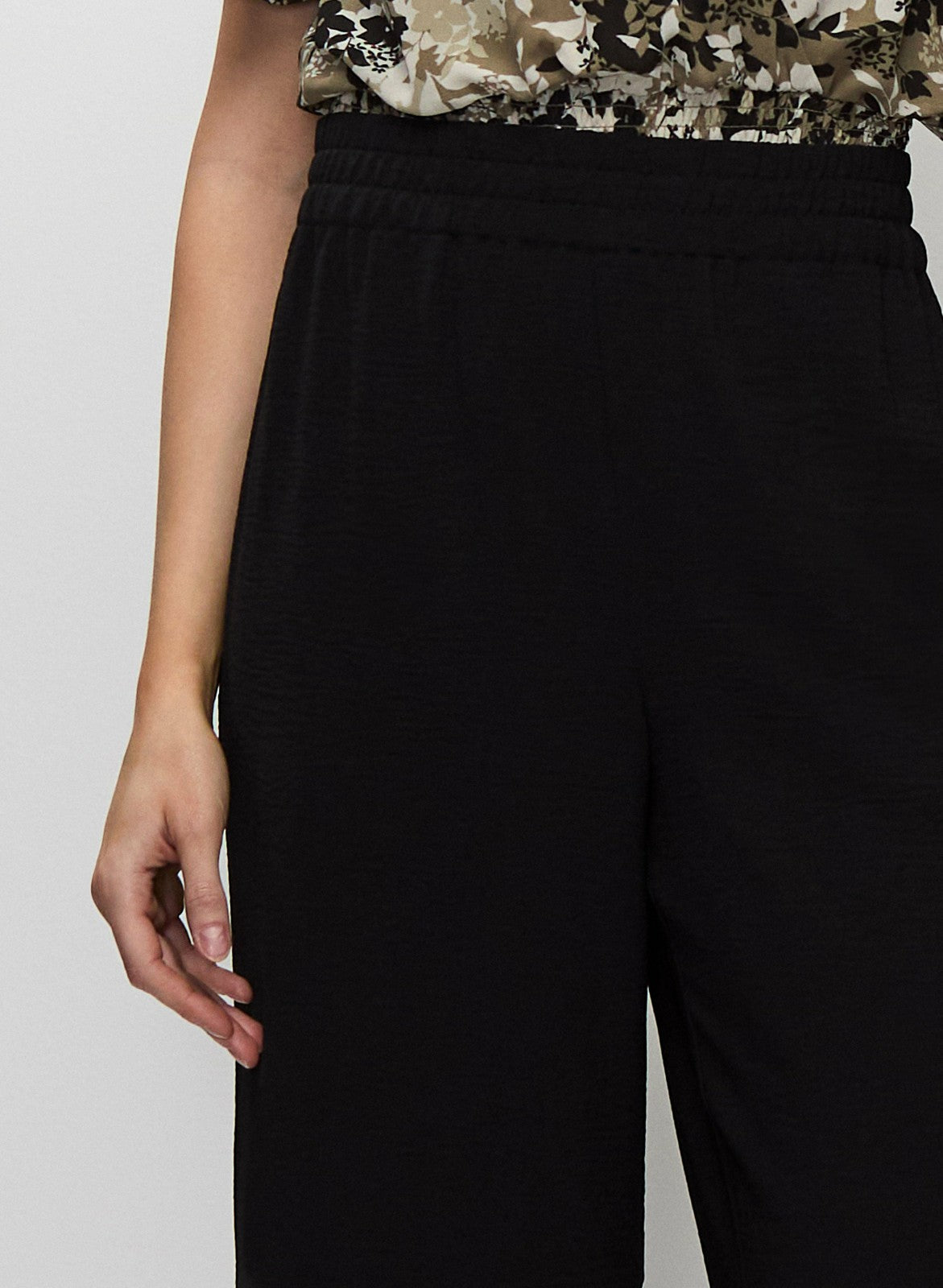 Women Wide Leg Pull-On Pants Black | Melanie Lyne