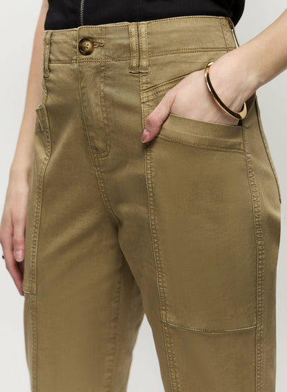 Women Oblique Pockets Slim Leg Capris Pecan | Melanie Lyne