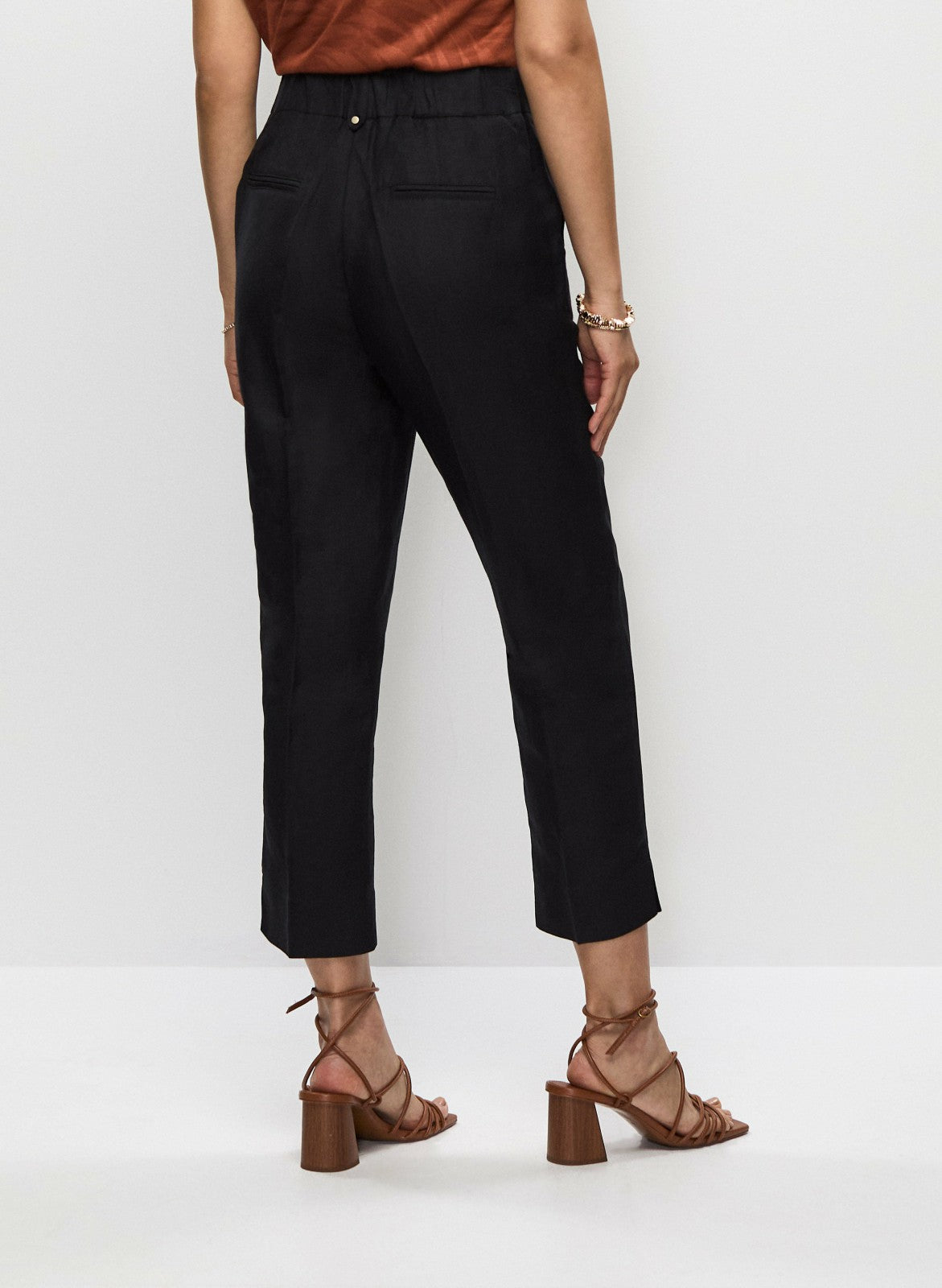 Women Linen-Blend Capri Pants Black | Melanie Lyne