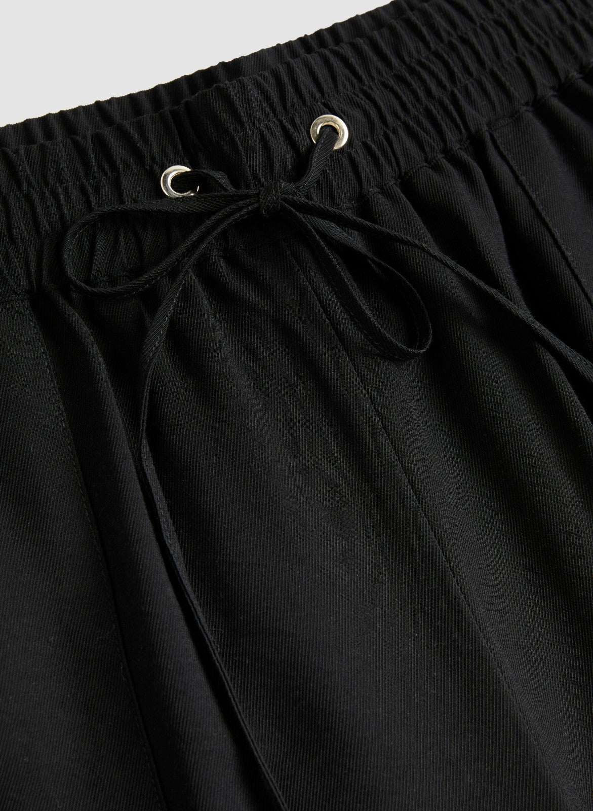 Women Essential Pull-On Drawstring Capris Black | Melanie Lyne