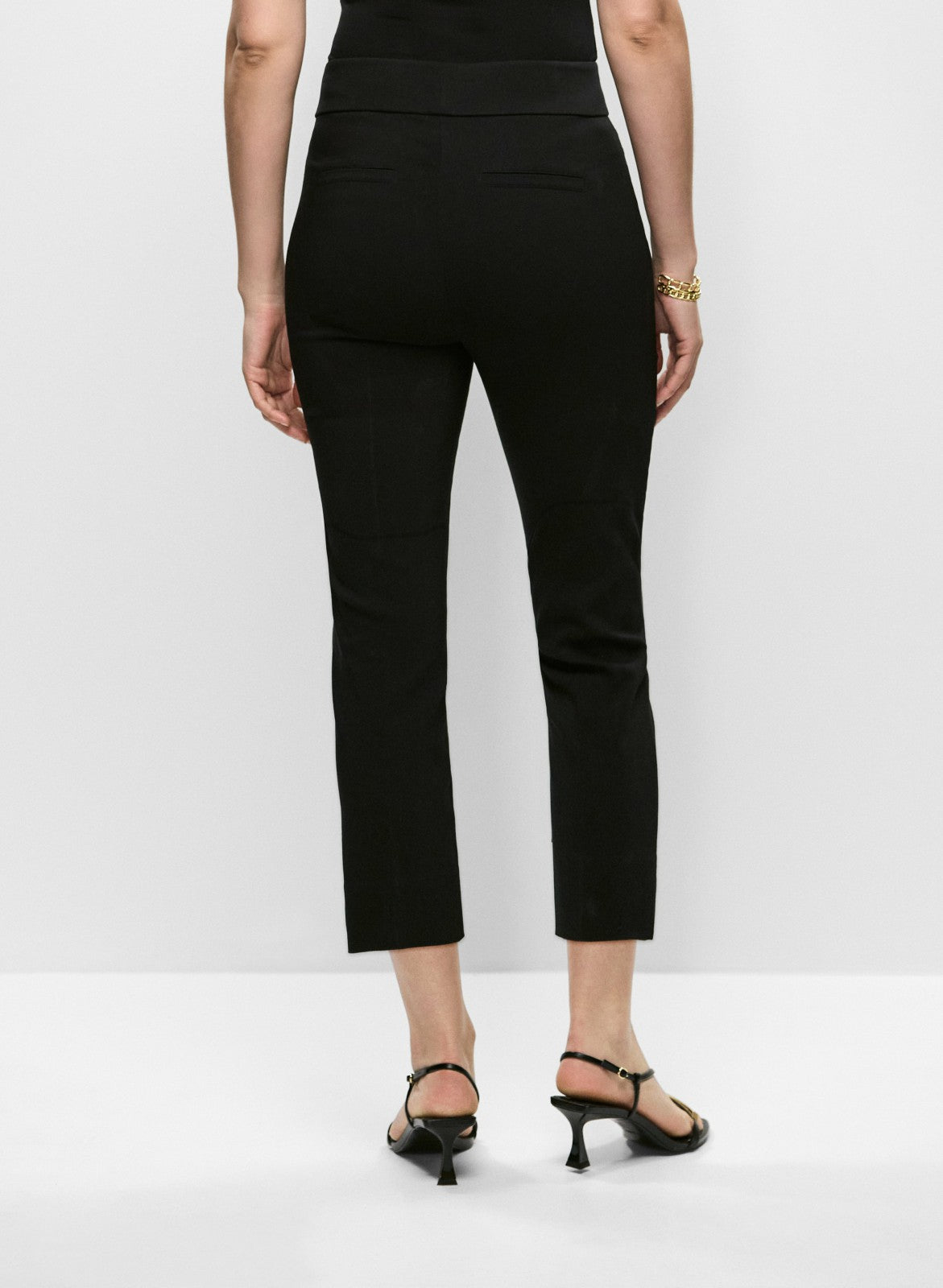 Women Pull-On Slit Hem Capris Black | Melanie Lyne