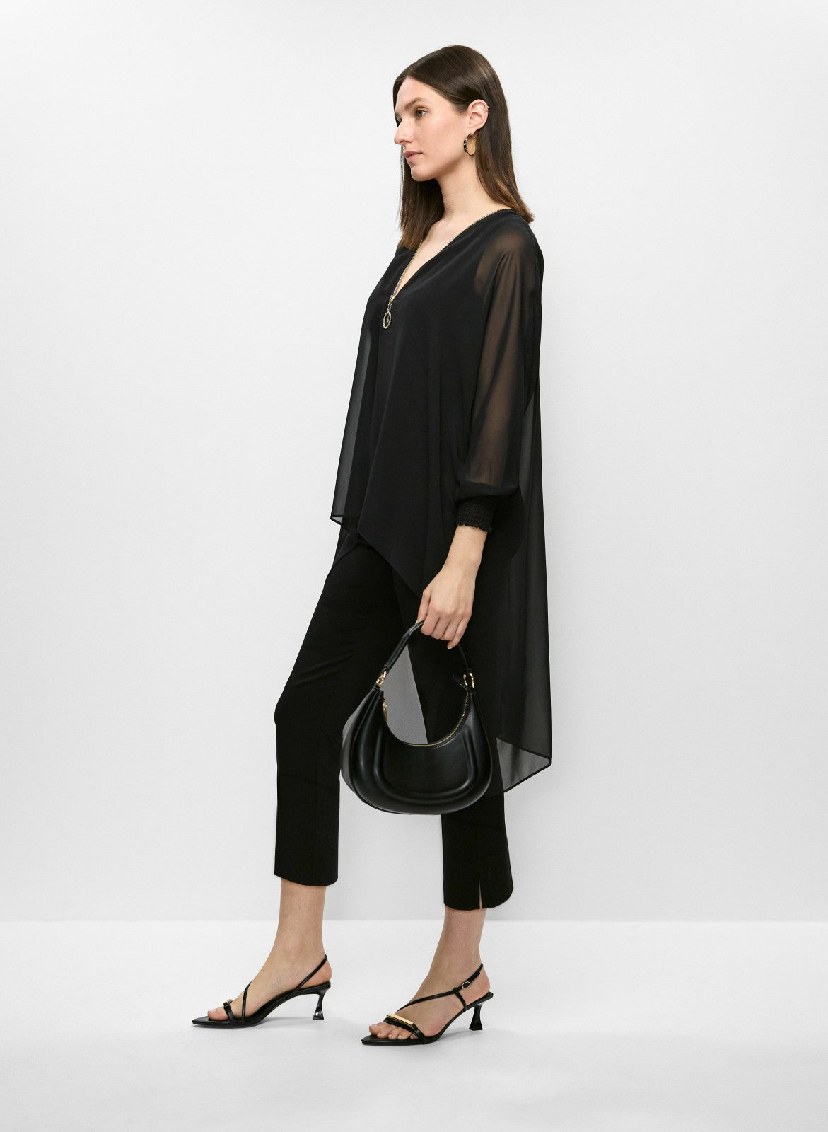 Women Pull-On Slit Hem Capris Black | Melanie Lyne