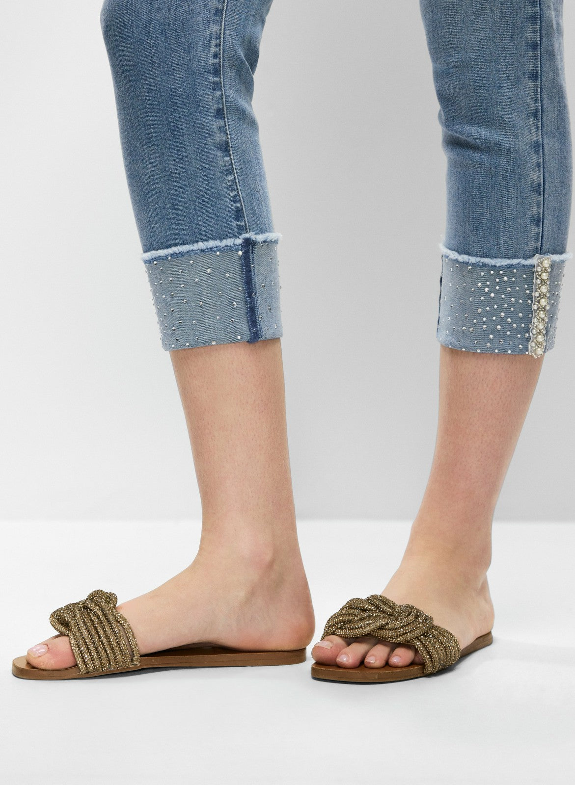 Women Sequin-Cuffed Capri Jeans Light Blue | Melanie Lyne